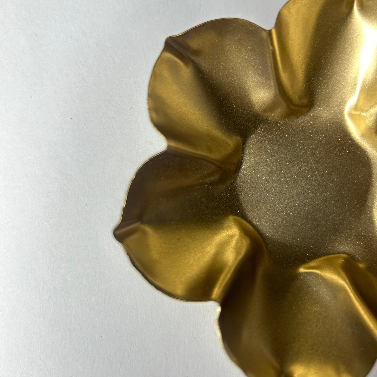 Brass Lotus 3 inches Metal Urli WCT004