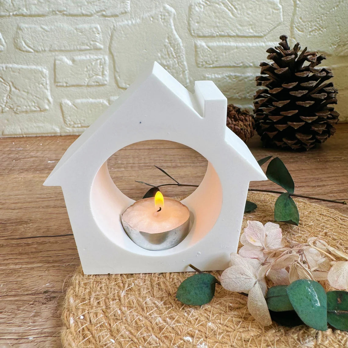 Christmas House T-Light Mold ARM367
