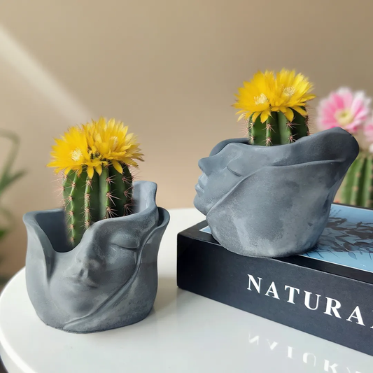 Dreamer's Embrace Planter Mould ARM430