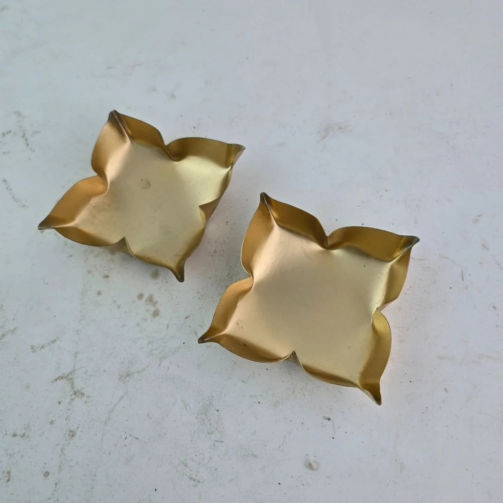 4 sided Brass Lotus 3 inches  Metal Urli WCT005