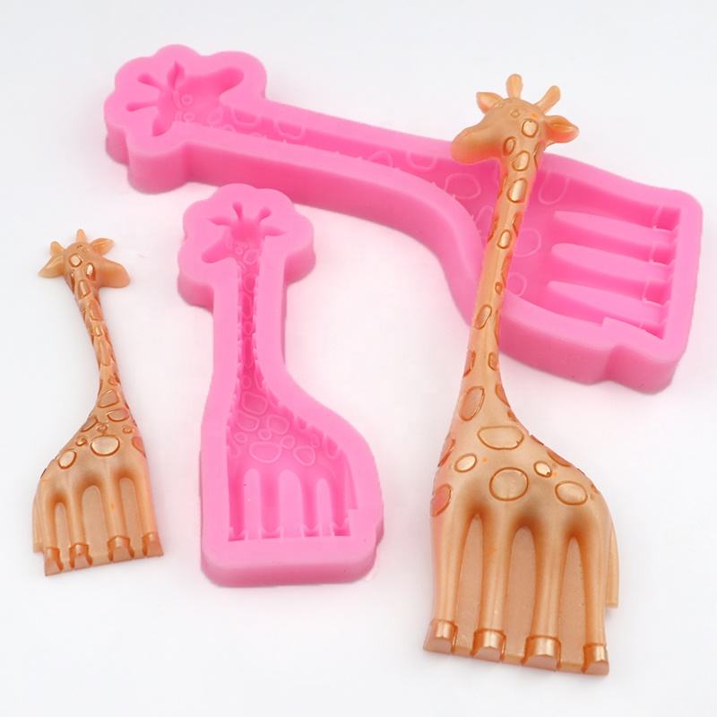 Giraffe Charm Mould | CFM473
