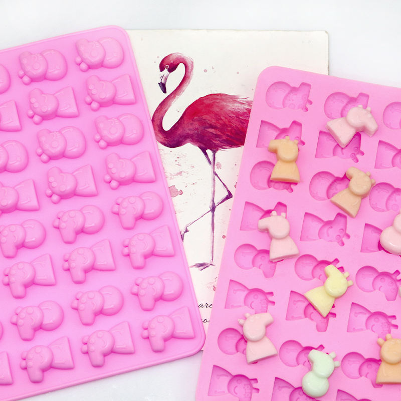 30 Cavity Pepa Pig Character Silicone Mold | CFM514