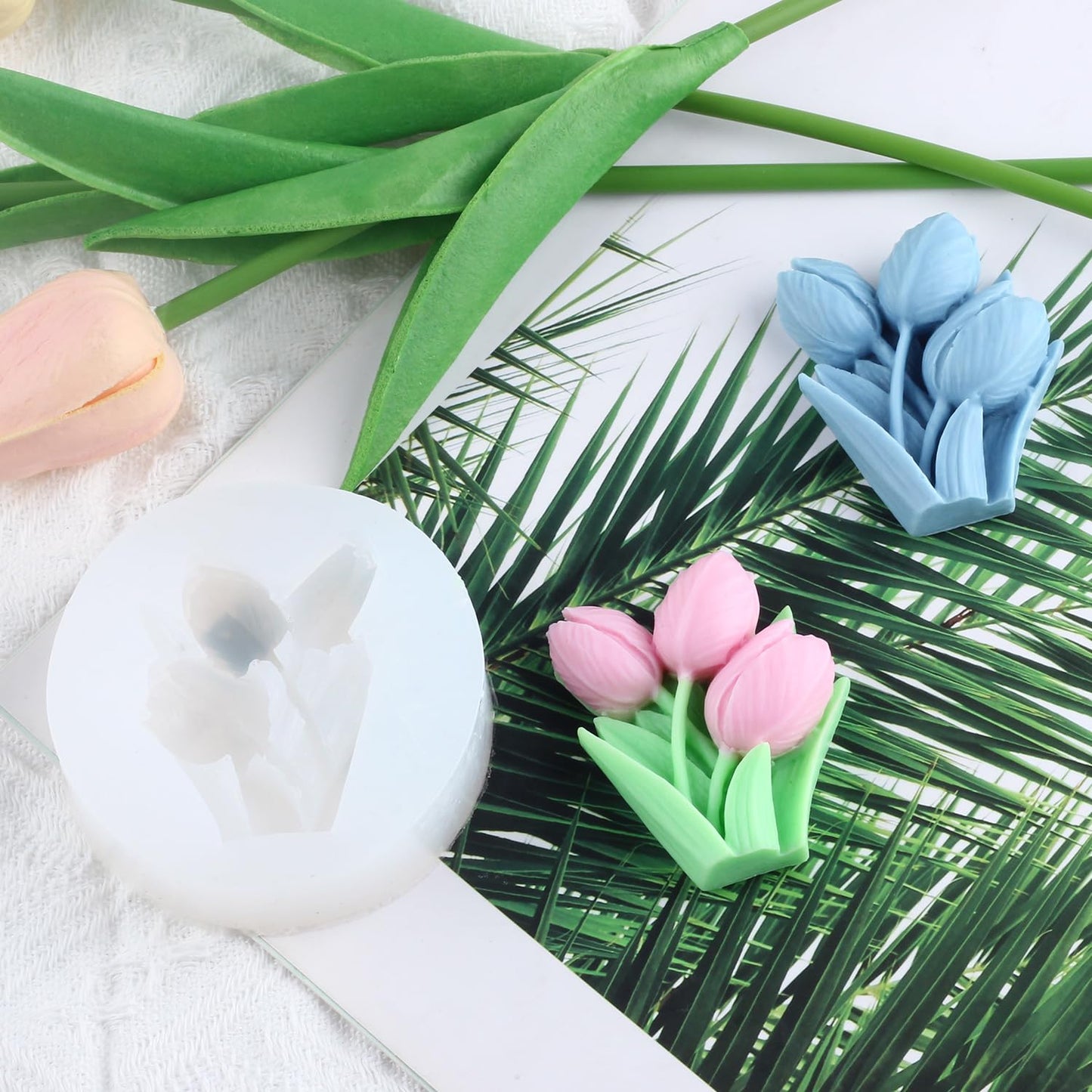 Tulip Fondant Flower CFM355