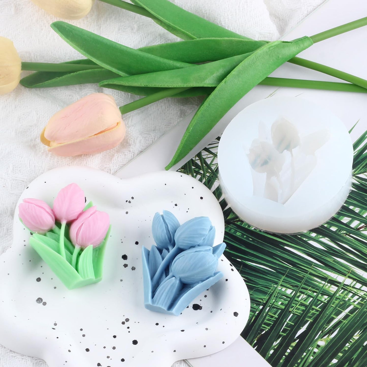 Tulip Fondant Flower CFM355