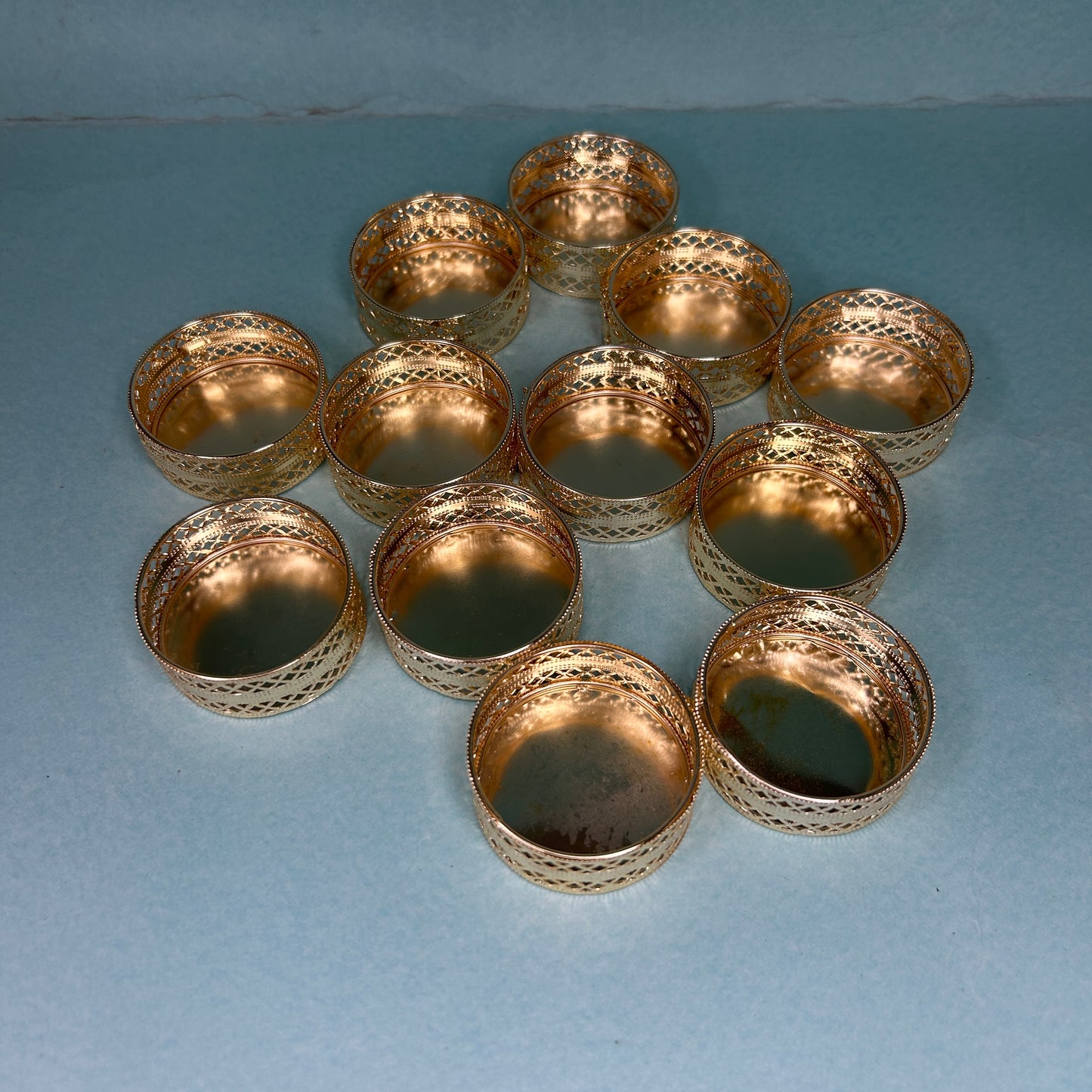 Golden Jali Wati 12 Pieces ARA15