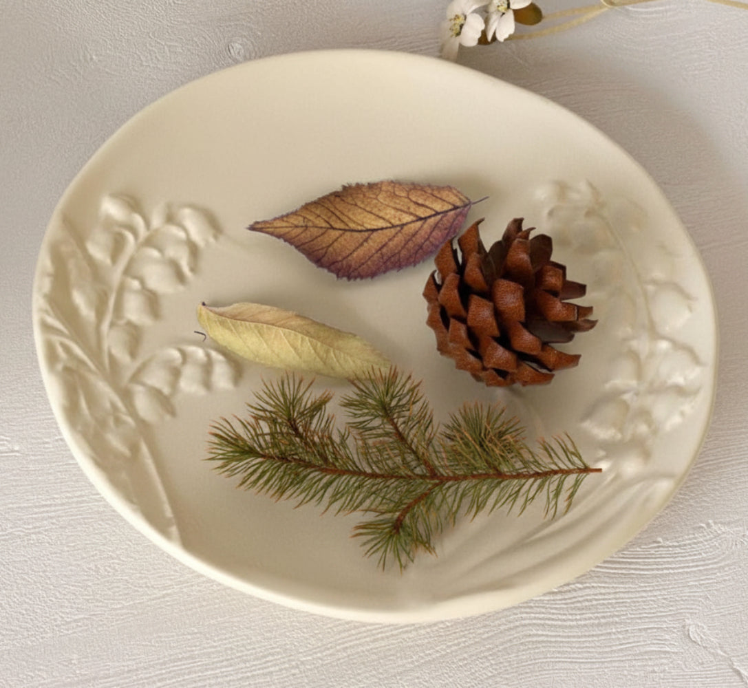 Vintage Embossed Round Silicone Tray Mold | ARM529