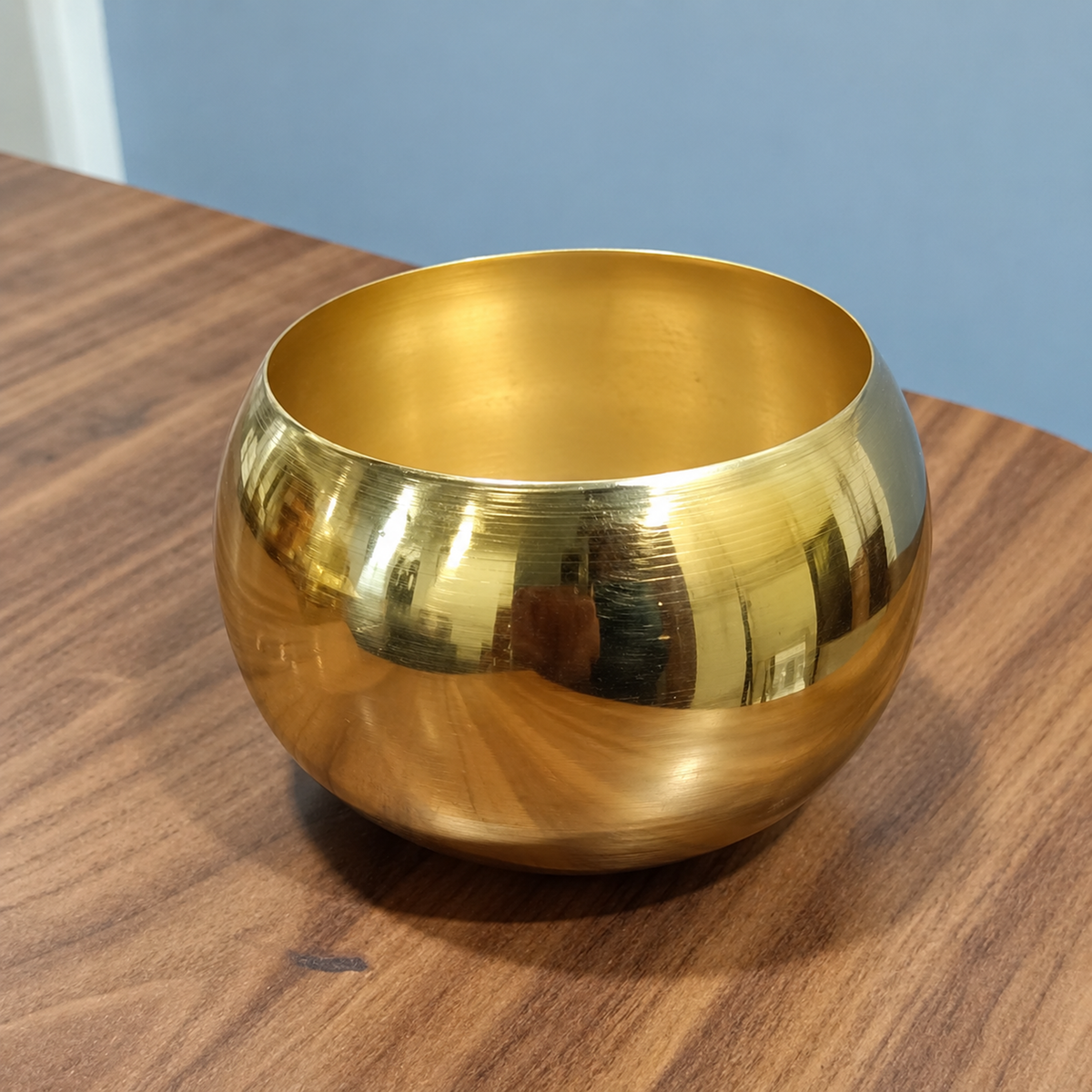 Brass Round Urli Bowl – Hammered & Plain Finish | WCT021