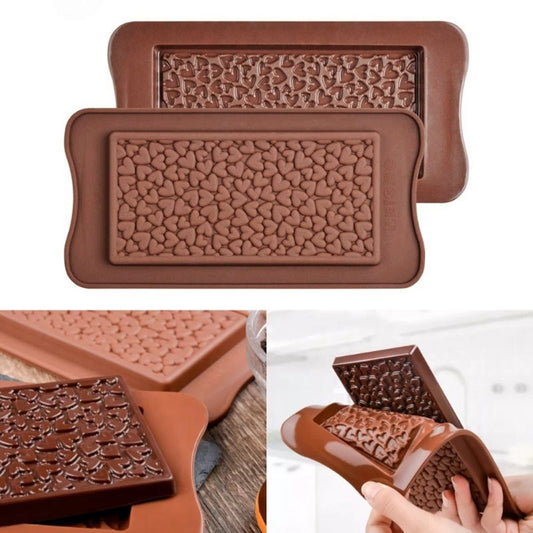 Small Heart Design Chocolate Bar | CFM415